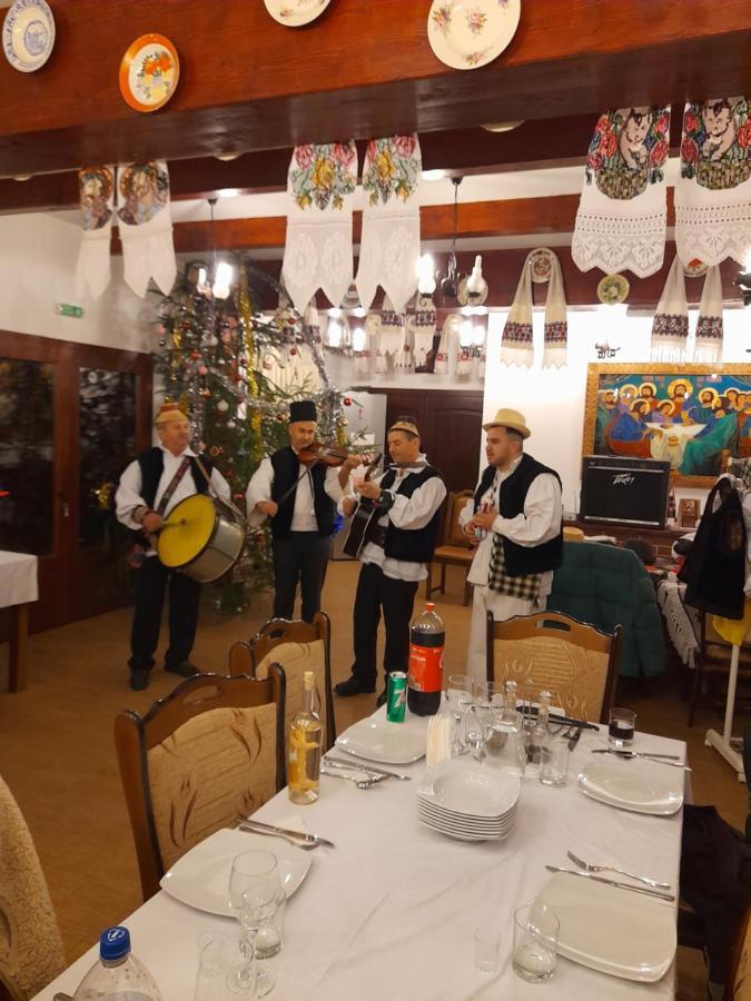 Pensiunea Sanziene Strîmtura Buitenkant foto