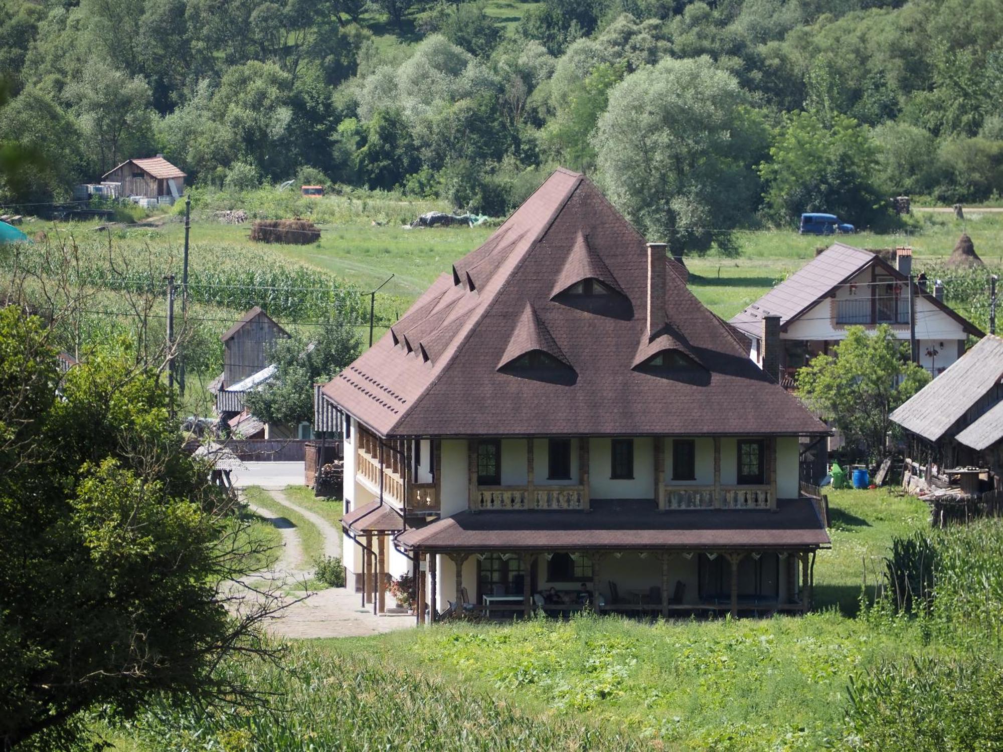 Pensiunea Sanziene Strîmtura Buitenkant foto