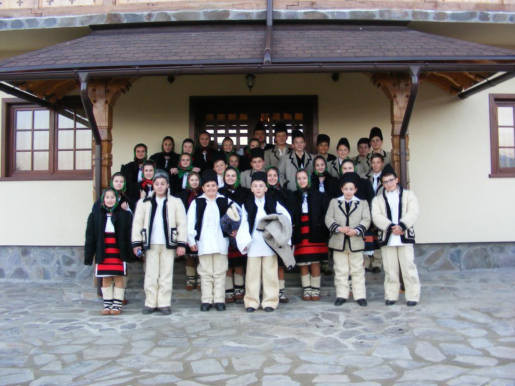 Pensiunea Sanziene Strîmtura Buitenkant foto